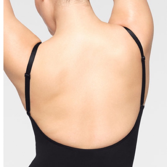 SKIMS Sheer Sculpt low back thong bodysuit Onyx Clay M NWT (SK0024) - Picture 3 of 5